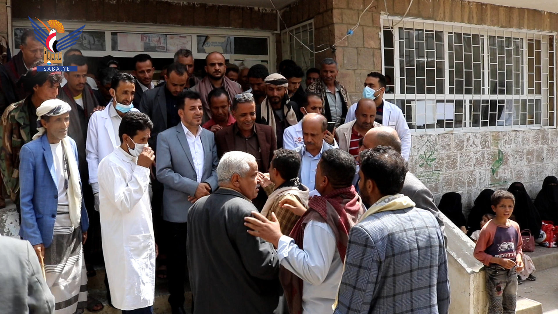 وزير الصحة يتفقد المرافق الصحية بمديريتي القفر والمخادر في إب